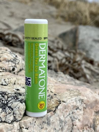 Bilde av Dermatone Lip Balm Green Tea 0,15oz. m-display for 24 